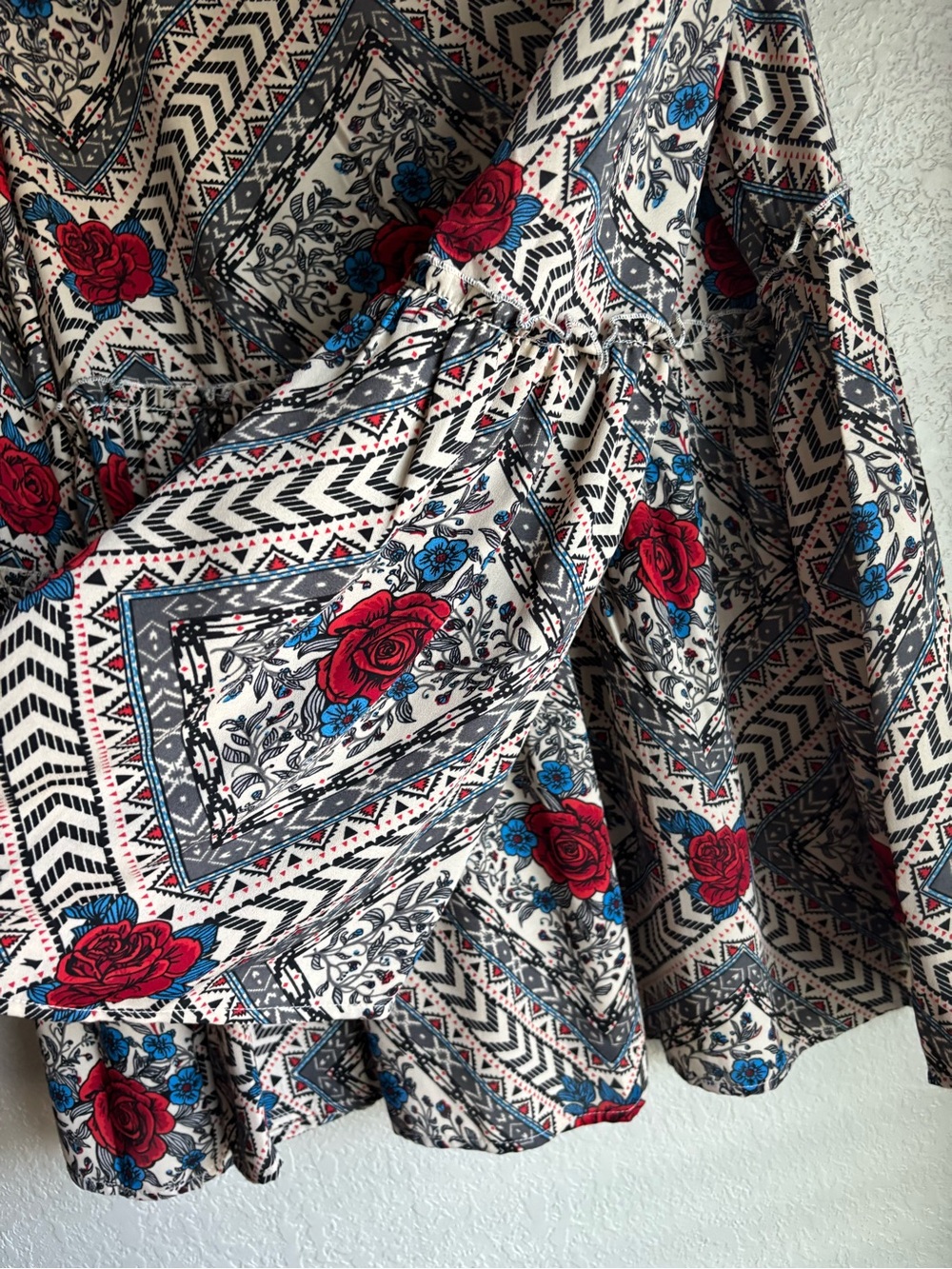 Roper Boho Floral Blouse - Red & Blue Roses on Ivory - Picture 5 of 8